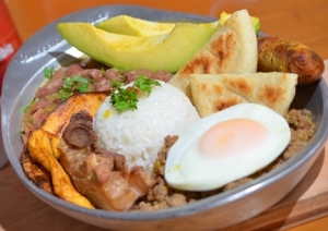 BANDEJA PAISA