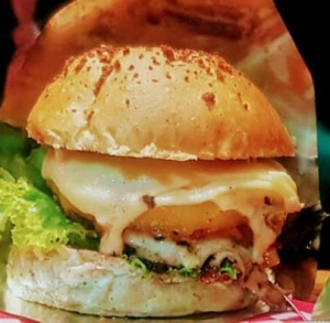 HAMBURGUESA HAWAIANA 