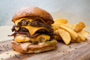 HAMBURGUESA TRIPLE CARNE