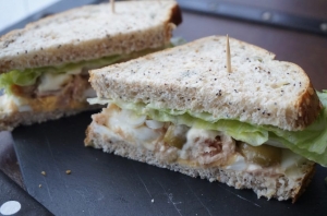SANDWICH DE ATÚN